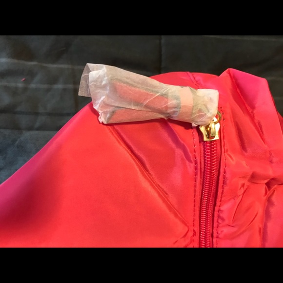 Victoria’s Secret Packable Weekender NWT - Picture 4 of 5